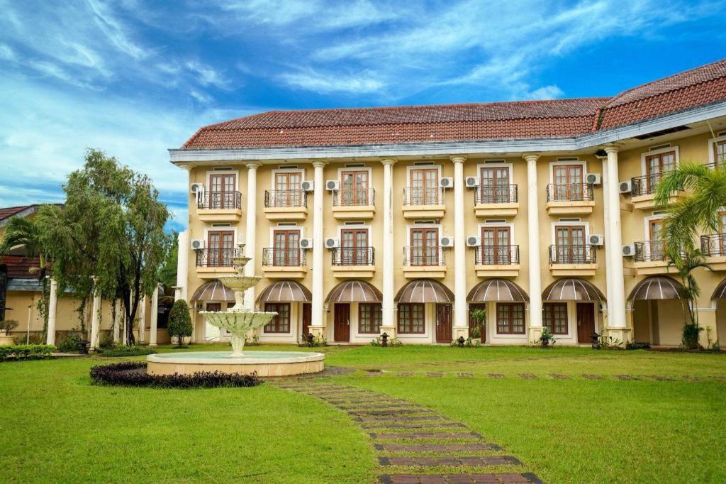 Oyo 395 Tretes Raya Hotel Prigen Zewnętrze zdjęcie
